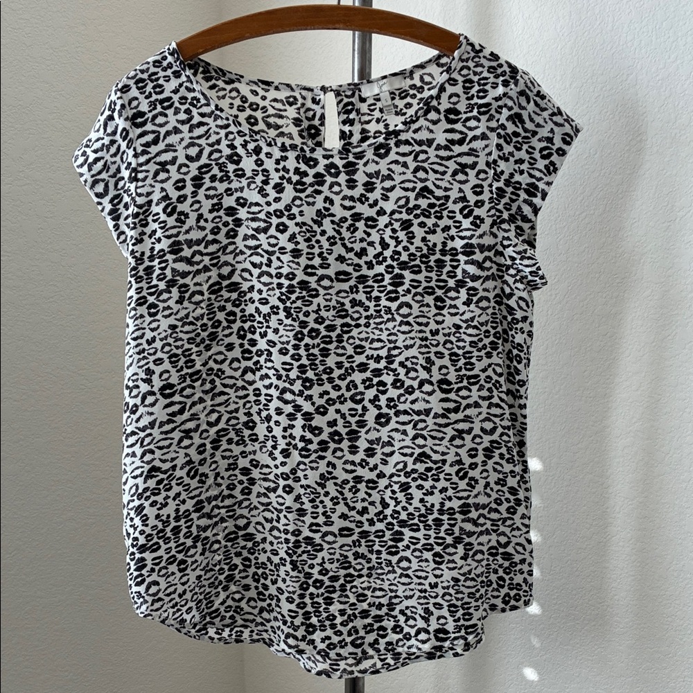 Joie sz S Black White Leopard Kiss Print 100% Silk Blouse Animal Print